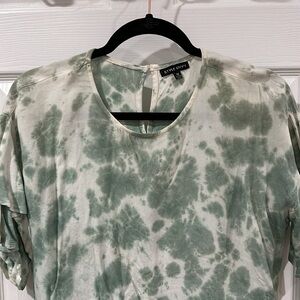 Medium sage green tye dye crop